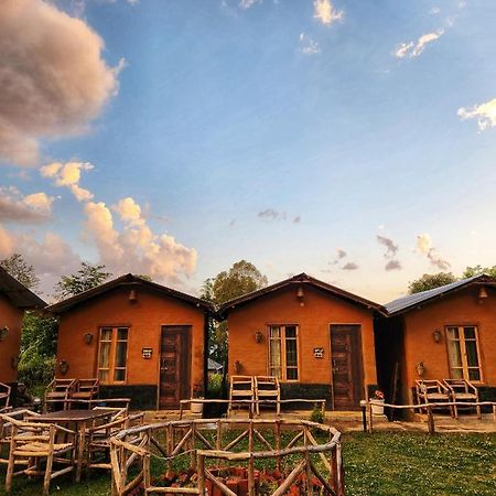 Ostello Monkey Mud House And Camps, Bir Esterno foto