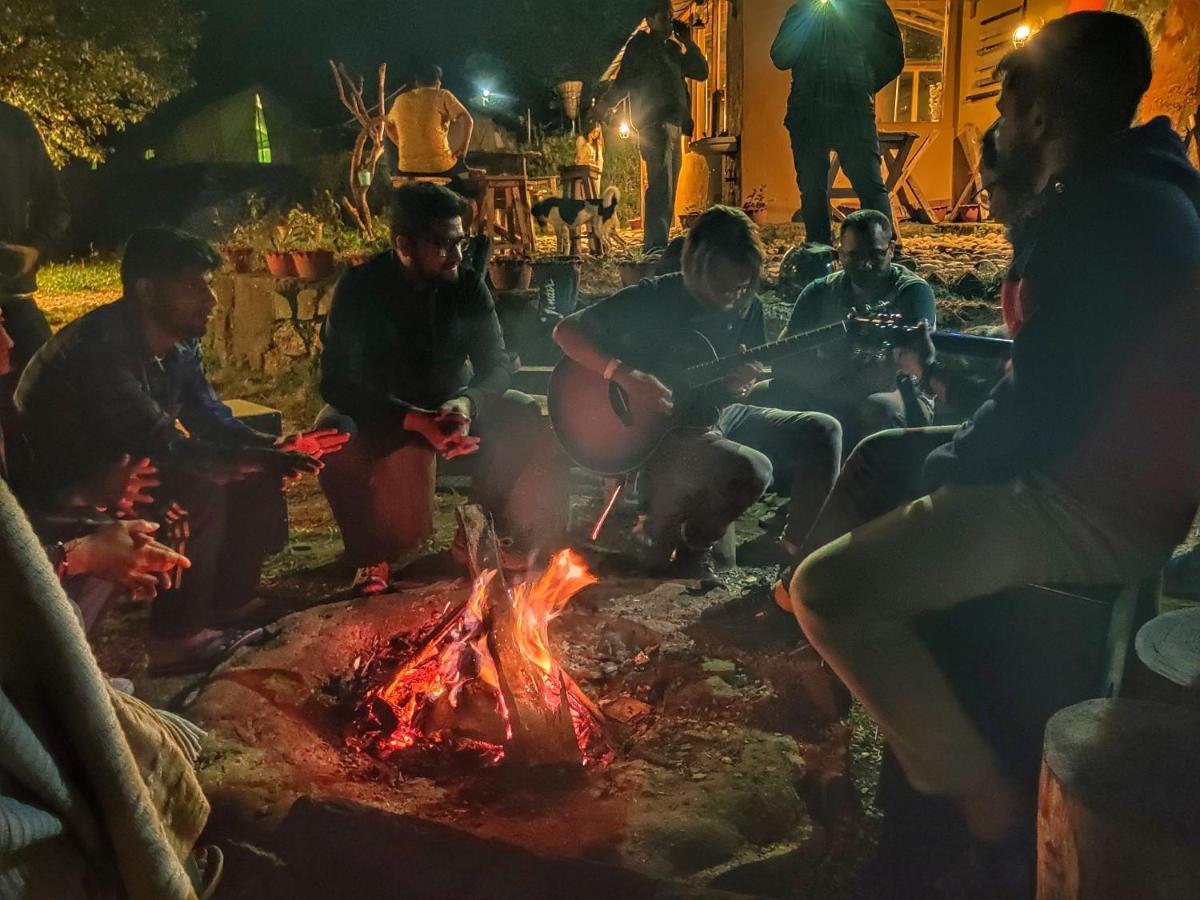Ostello Monkey Mud House And Camps, Bir Esterno foto