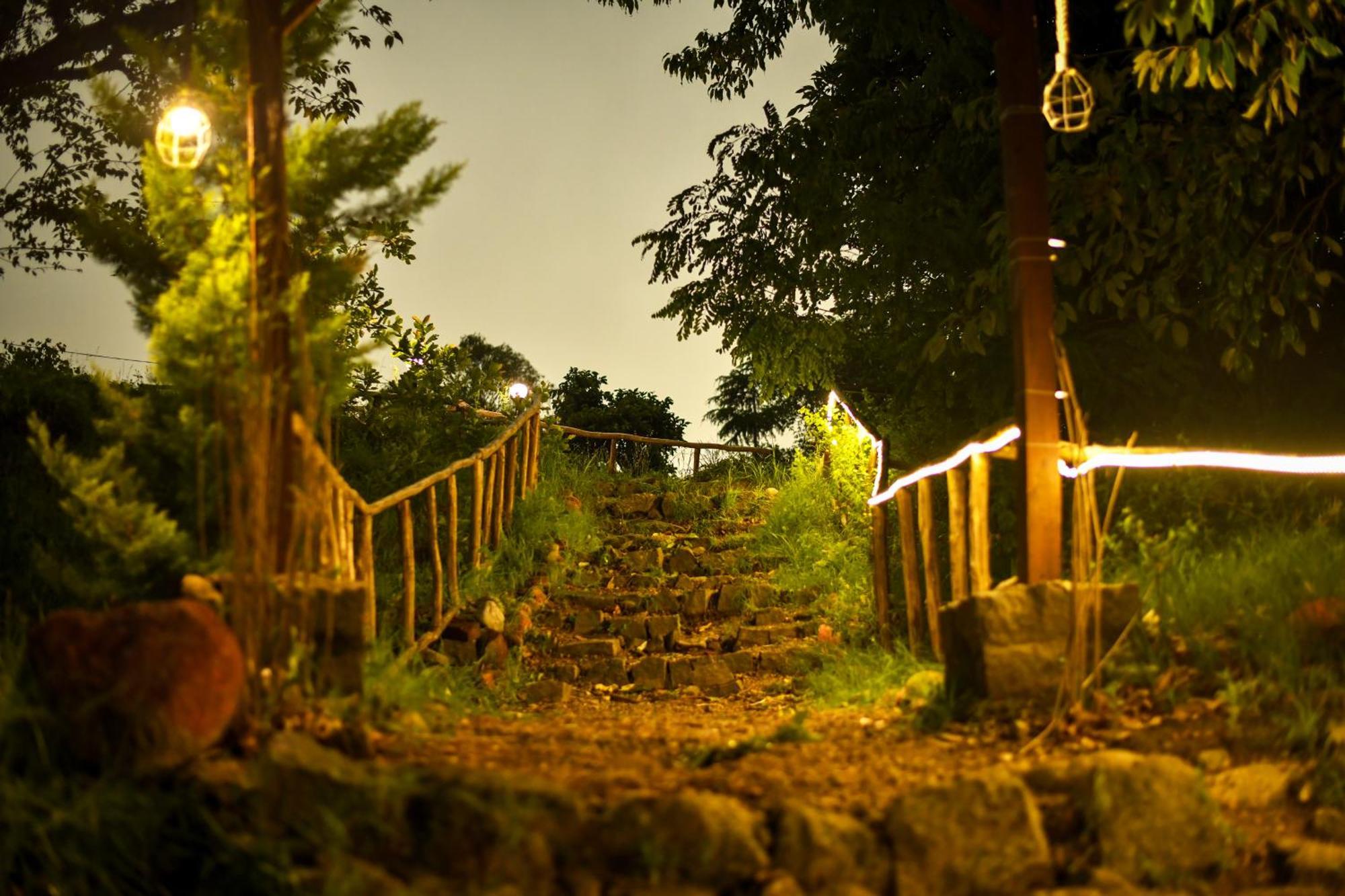 Ostello Monkey Mud House And Camps, Bir Esterno foto