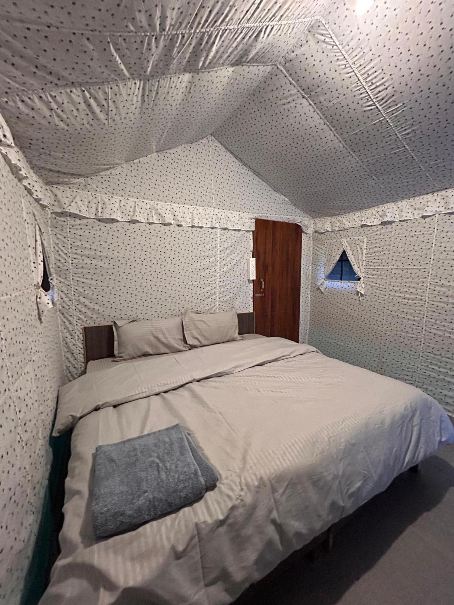 Ostello Monkey Mud House And Camps, Bir Esterno foto