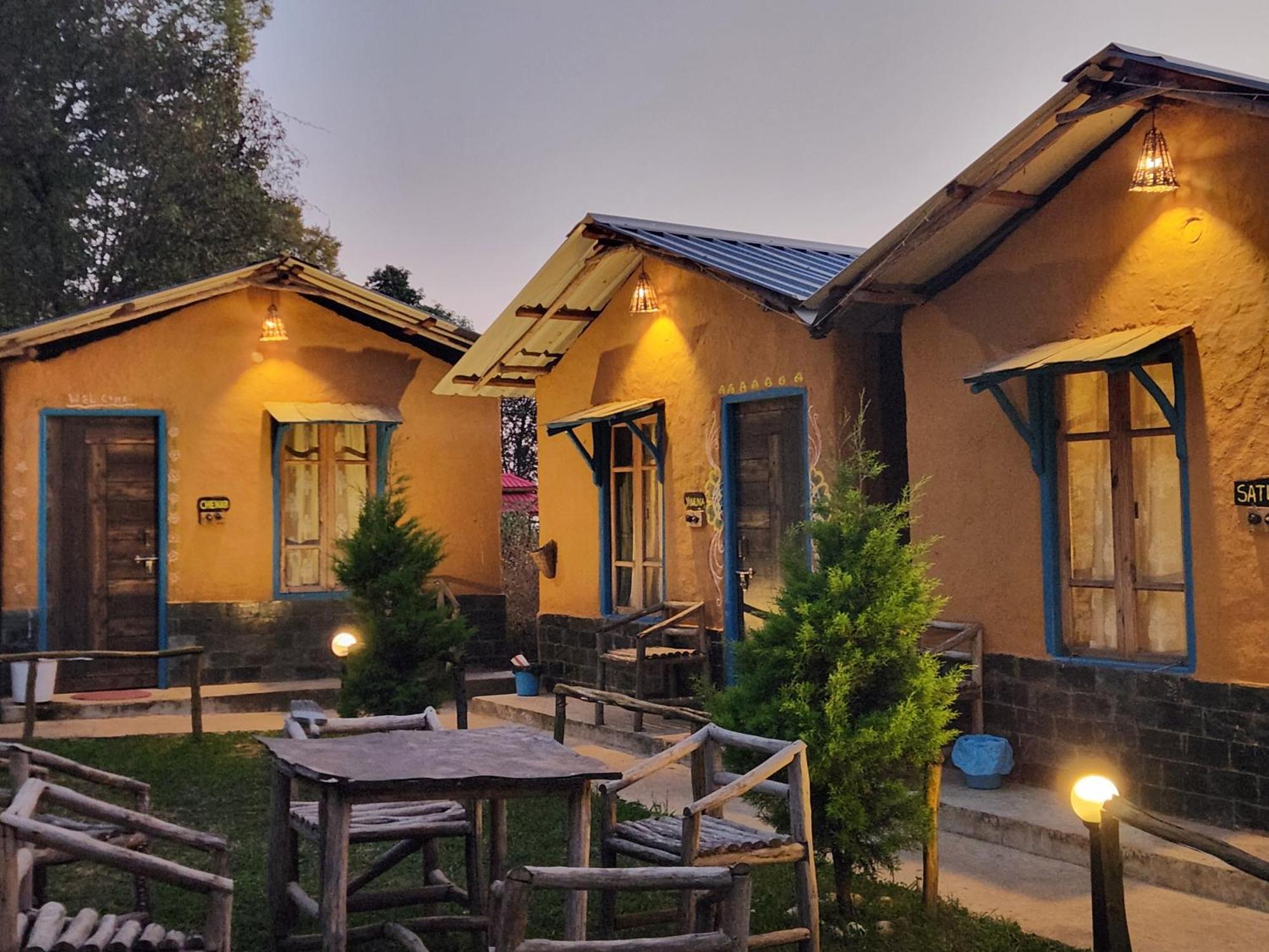 Ostello Monkey Mud House And Camps, Bir Esterno foto