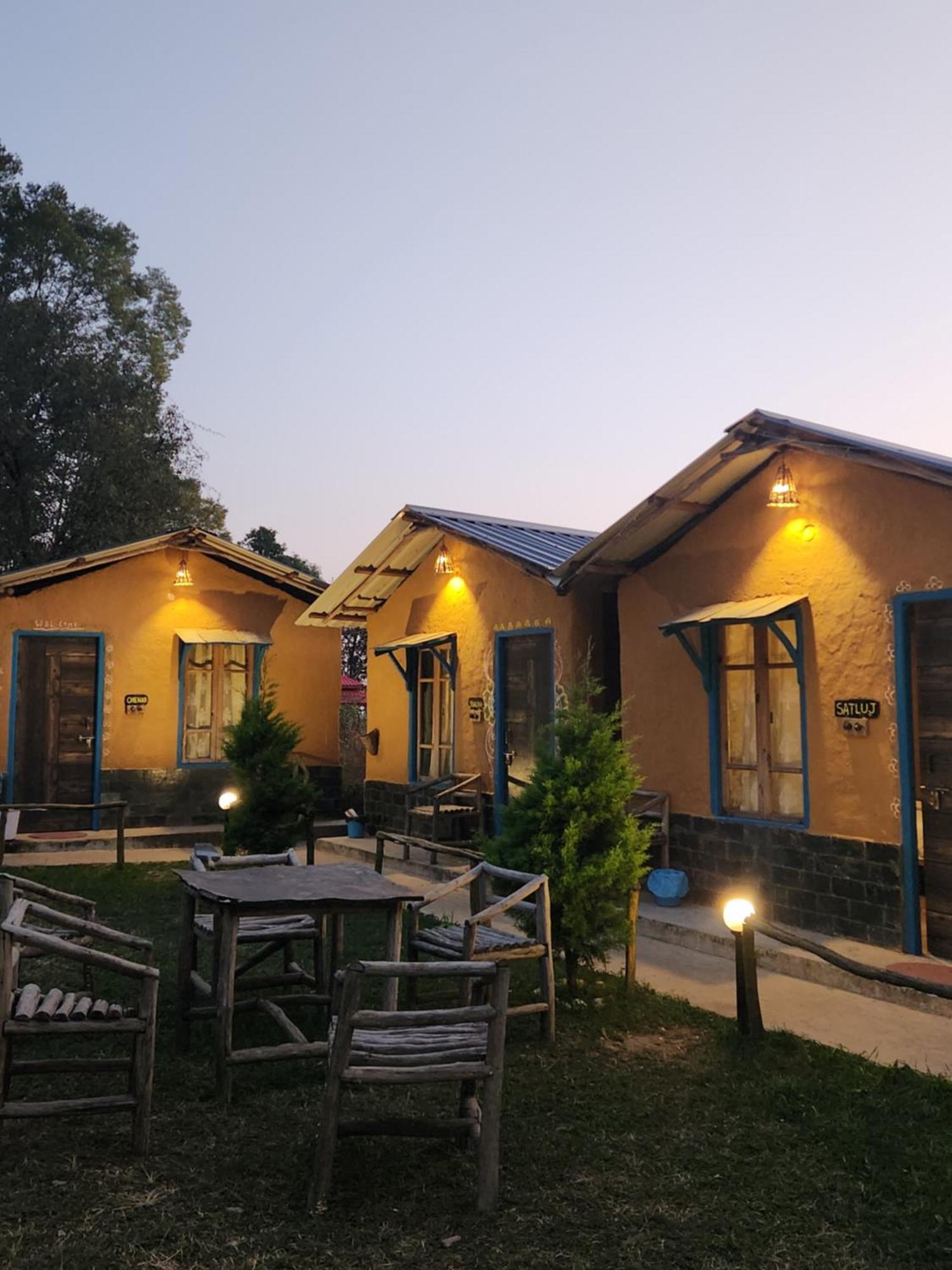 Ostello Monkey Mud House And Camps, Bir Esterno foto